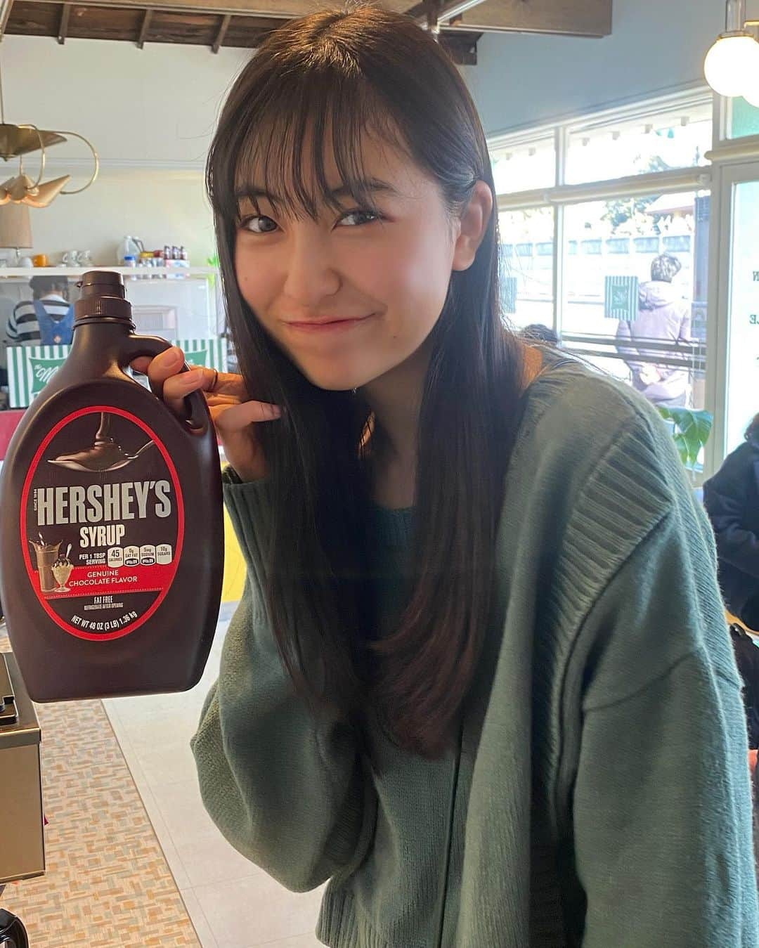 平塚麗奈さんのインスタグラム写真 - (平塚麗奈Instagram)「・ #mintmotel  🧤🧤🧤  店内もメニューも全部全部 可愛かったなぁ、。 女の子！！！て感じ⤴︎⤴︎⤴︎(語彙力  定員さんはとっても優しくて 居心地も良くて… 人気の理由がわかります🤍  (((炭酸苦手なのでクリームソーダは 上のアイスだけもらいました⤴︎笑」1月20日 20時57分 - hiratsuka_reina