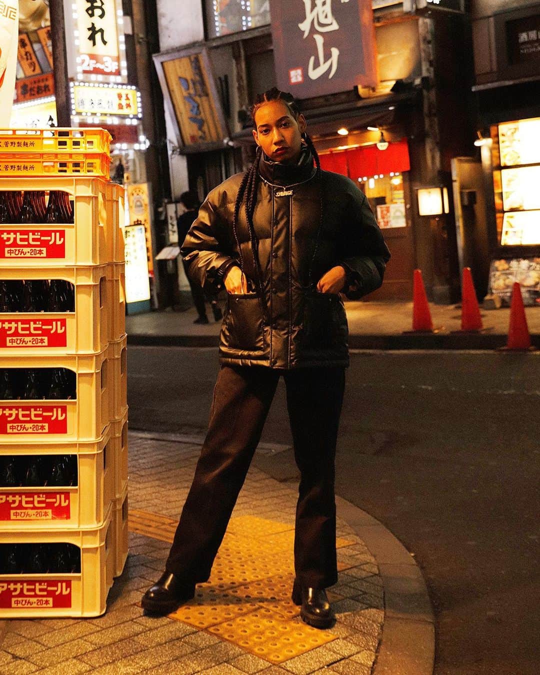 のインスタグラム：「TOKYO STREET STYLE⁣⁣ Name: @mother_fuckin_savage_2020  Occupation: Rapper Outer: #Hellrazor Pants: #Dickies Boots: #ZARA #streetstyle#droptokyo#tokyo#japan#streetscene#streetfashion#streetwear#streetculture#fashion#ストリートファッション#コーディネート ⁣⁣ Photography: @yuri_horie_」