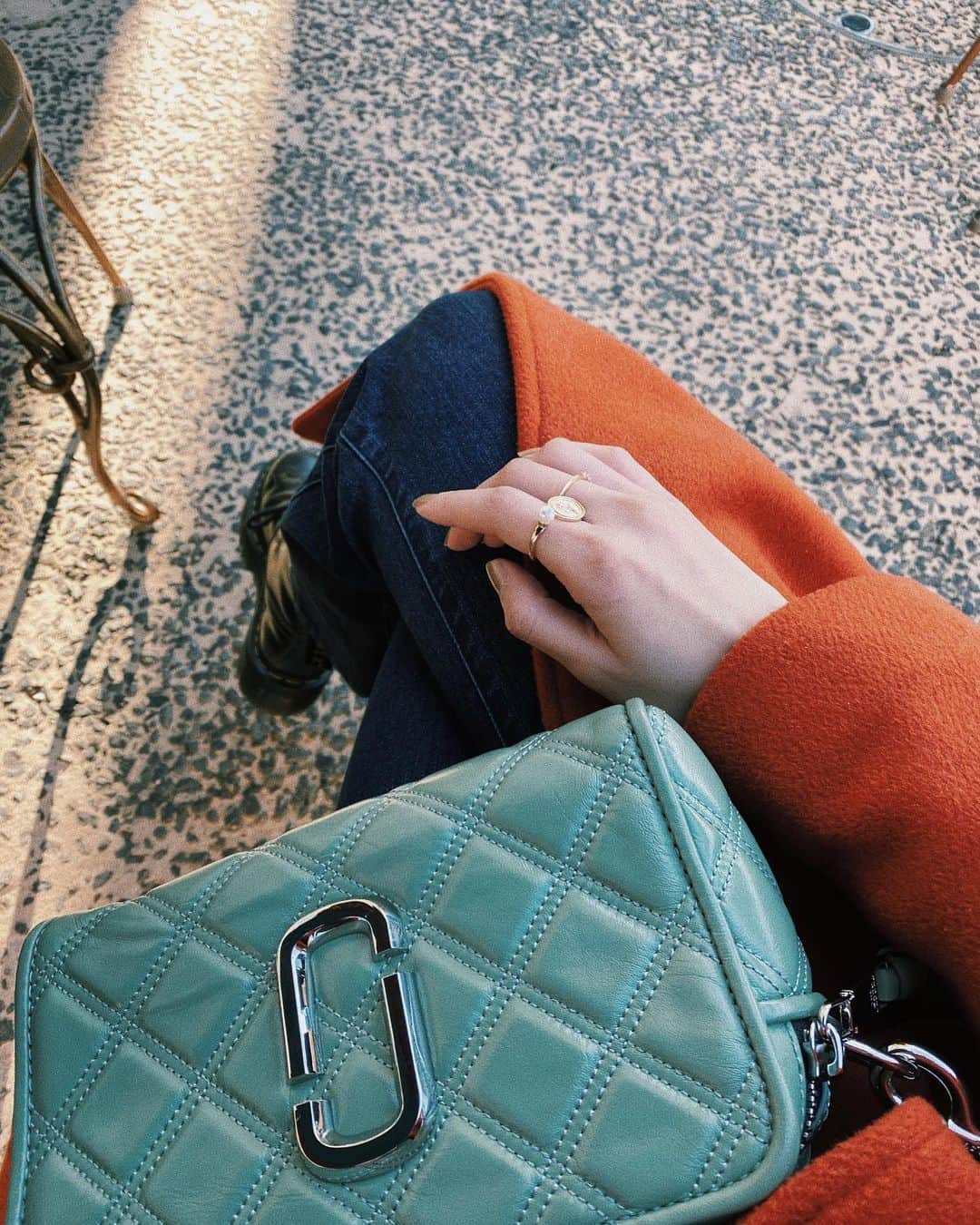 安田愛音さんのインスタグラム写真 - (安田愛音Instagram)「. 珍しく色物着てた日☺︎ 新しいリングが可愛い ~」1月20日 21時21分 - ainee.y