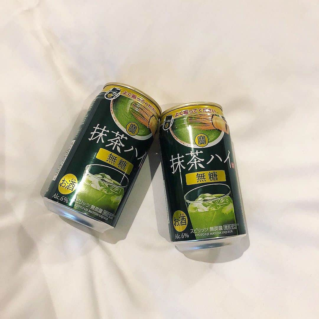 藤原菜摘さんのインスタグラム写真 - (藤原菜摘Instagram)「年末のこと🥂🌛 . 抹茶の味が濃厚かつ無炭酸なので お酒が得意じゃない私でも飲みやすかった♡ . 無糖なのも嬉しいし 最近少しだけ嗜めるようになって楽しい☺️笑 . . #寶抹茶ハイ #宝酒造　#PR #宝焼酎」1月20日 21時23分 - natsumi_fujiwara