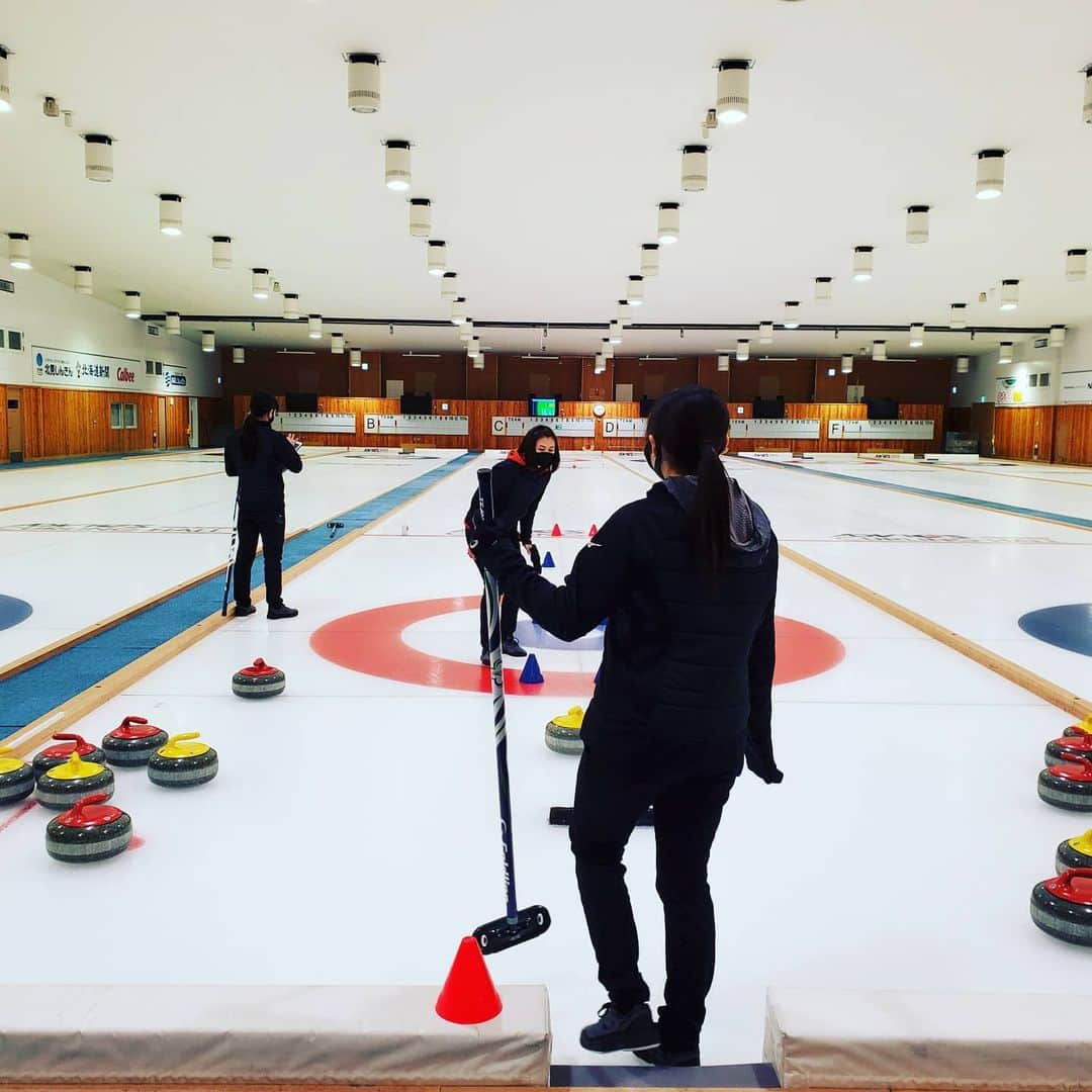 近江谷杏菜さんのインスタグラム写真 - (近江谷杏菜Instagram)「\BACK TO THE BASICS/  大会のあとは、また基本に立ち返って基礎練習☺️ またここからコツコツやります。  #カーリング #curling #北海道銀行フォルティウス #コツコツね」1月20日 21時26分 - annaohmiya12