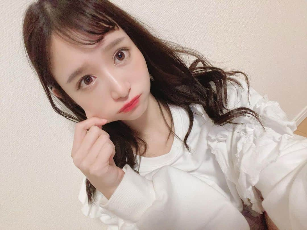 星奈あいさんのインスタグラム写真 - (星奈あいInstagram)「前髪切りすぎてつんつるてん✨✨ 可愛い以外は受け付けてません🥺  #日常生活#攝影日記#人像攝影#攝影師#拍照#人像摄影#攝影日常#좋아요#소통그램#패션화보#星奈あい #前髪#みじかめバング#みじかめ前髪#おうちで#衝動的に#前髪#切る女#メンヘラ#説を#覆したいおもひ」1月20日 21時38分 - hoshina_r18