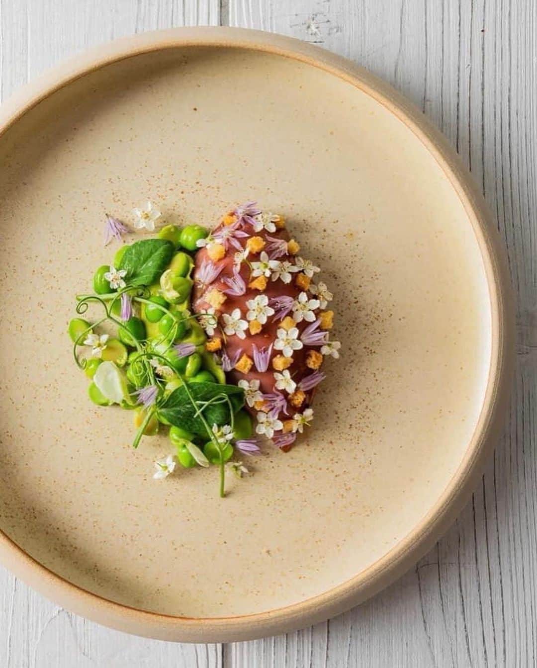 Vogue Parisさんのインスタグラム写真 - (Vogue ParisInstagram)「The Michelin guide has revealed the restaurants receiving coveted stars in 2021. @ONA33740 becomes the first fully vegan address to earn a star while Marseille-based @AlexandreMazzia gets a third star for his menu-less cuisine inspired by his childhood in Pointe-Noir, and Shabour becomes the first Michelin-starred Israeli restaurant in Paris. Swipe left for 10 addresses that have been honored and see the full list of French restaurants to gain stars today on Vogue.fr」1月20日 21時34分 - voguefrance
