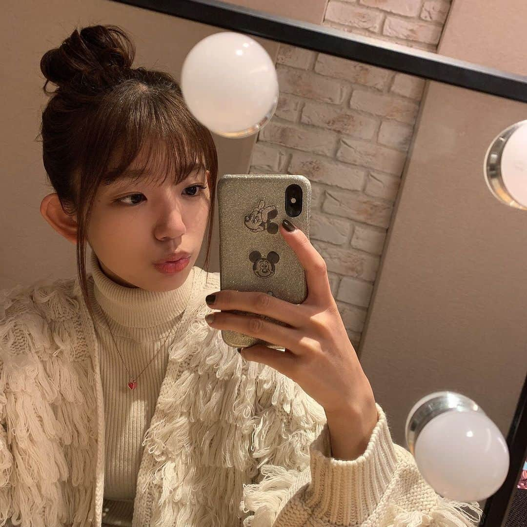 里菜さんのインスタグラム写真 - (里菜Instagram)「・ 数億年ぶりのお団子ヘアーでした🍡」1月20日 21時35分 - rina_crownpop