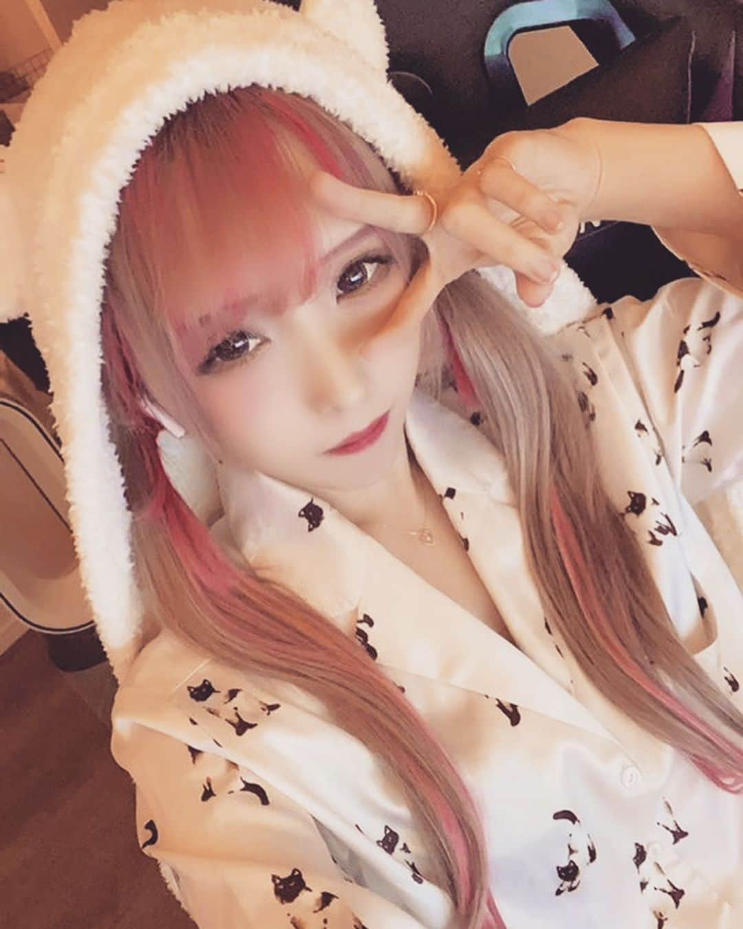 みったんさんのインスタグラム写真 - (みったんInstagram)「Bear🐻♡🐻  #youtube #youtuber #gamer #gamergirl #gaming #japan #japanesegirl #japanese #pinkhair #hairstyle」1月20日 21時36分 - mittan222