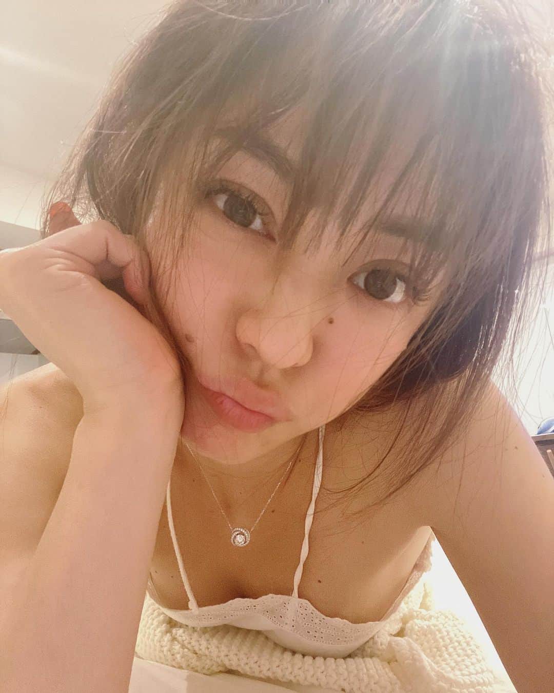 松岡李那のインスタグラム：「おやちゅみ✨🐲💤」