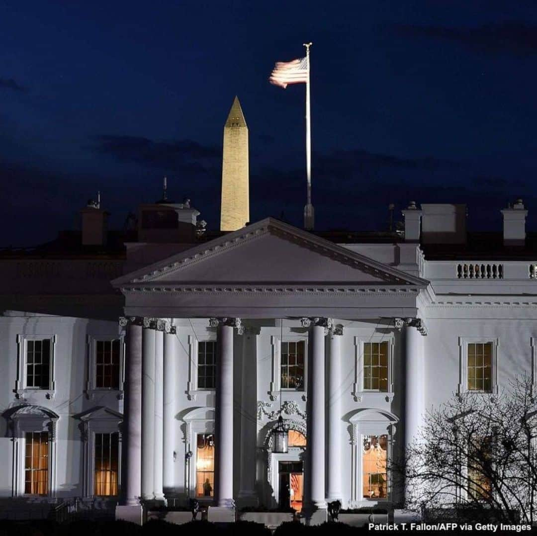 ABC Newsさんのインスタグラム写真 - (ABC NewsInstagram)「The White House is seen on the final morning of the Trump administration, hours before Joe Biden is sworn in as the next president. #joebiden #donaldtrump #whitehouse #inauguration #InaugurationDay」1月20日 21時47分 - abcnews