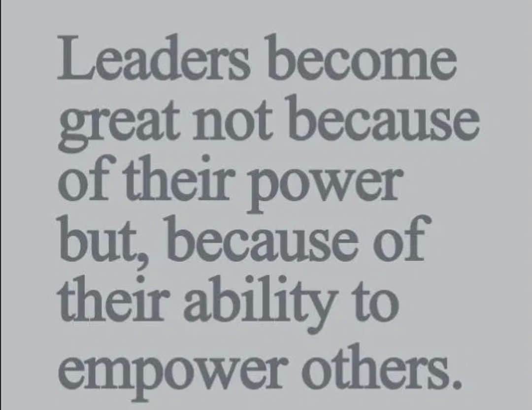 のインスタグラム：「The best leaders I’ve ever had the privilege of knowing have taught me how to be my best self and they never took the credit! They were satisfied in knowing that what I learned would be passed onto someone else! #eachoneteachone」