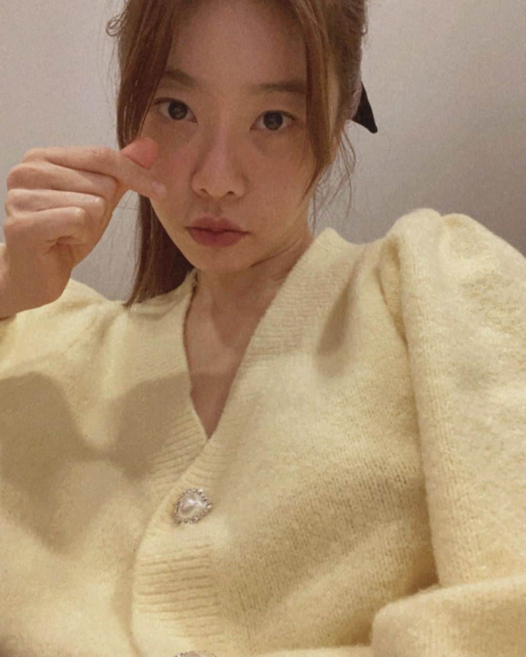 ソジン さんのインスタグラム写真 - (ソジン Instagram)「Love🌷 카메라 효과이름은 스토리에 있어요🐥」1月20日 21時41分 - ssozi_sojin