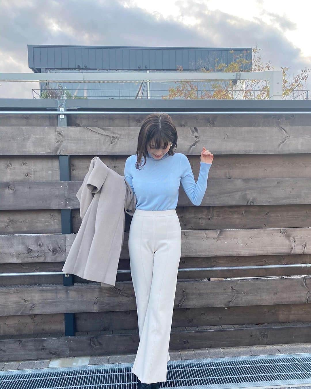 村島未悠さんのインスタグラム写真 - (村島未悠Instagram)「Blue🦋 #私服#みゆふく#タートルニット#冬コーデ#パンツコーデ #zara#fashion#winterfashion」1月20日 21時55分 - happy_miyu0827