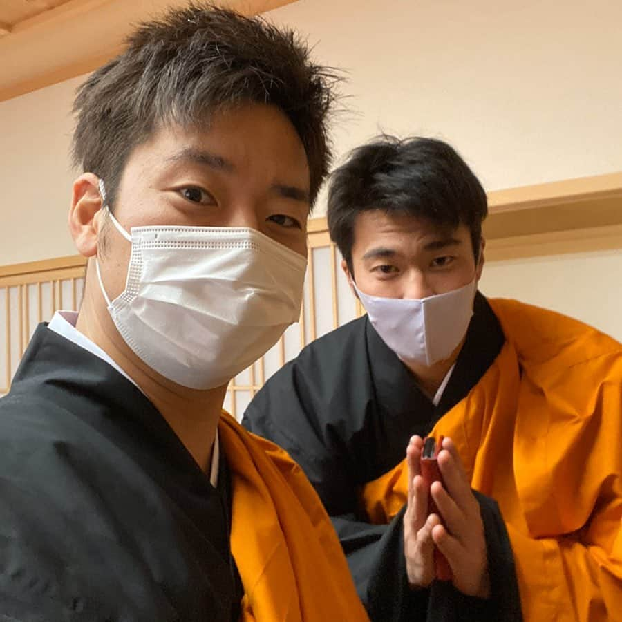 藤谷洸介さんのインスタグラム写真 - (藤谷洸介Instagram)「今日は近藤さんと胡麻業行ってきた！ 心身共に鍛えられました！  #高野山別格本山清浄心院  #胡麻業 #近藤さん #仲良し兄弟」1月20日 21時51分 - kousuke_fujitani