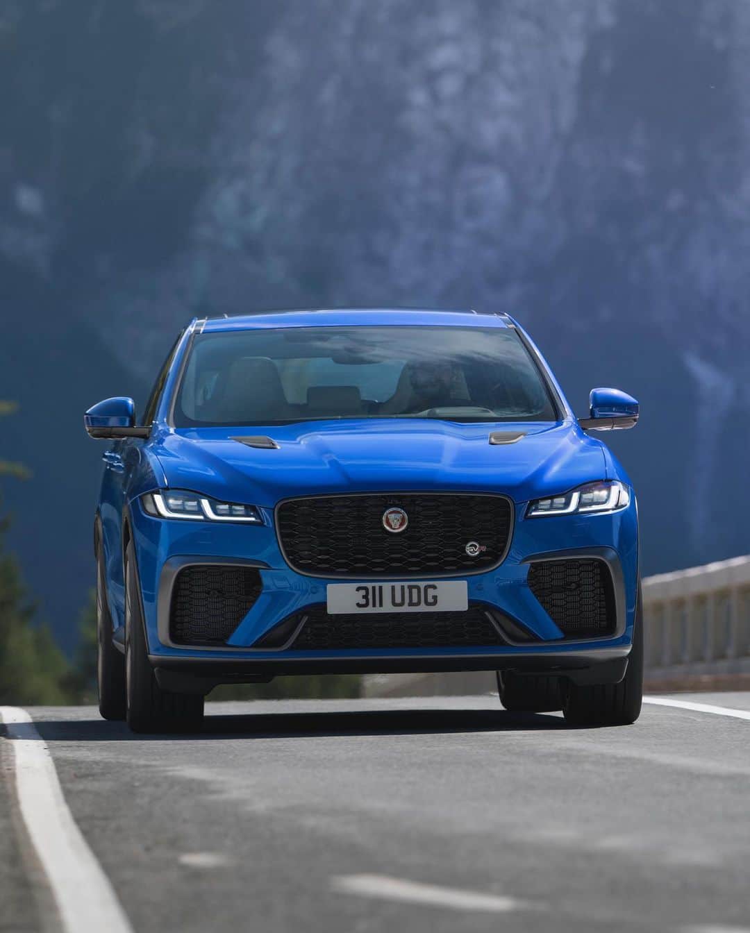 Jaguarさんのインスタグラム写真 - (JaguarInstagram)「Performance on the prowl. This is the New 550PS 5.0-litre Supercharged #V8 #Jaguar #FPACE #SVR for 2021.   #SpecialVehicleOperations #Premium #Luxury #Performance #SUV #SportsCar #SuperCar #Exclusive #Bespoke #Technology #Design #CarsofInstagram #InstaCar」1月20日 21時59分 - jaguar