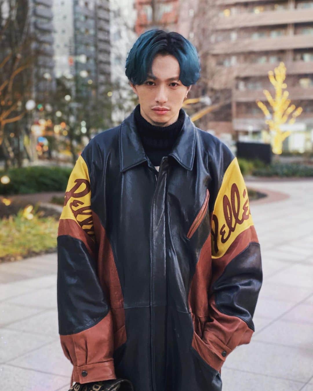 DJ FUMIのインスタグラム：「古いアウター肩パッド取っちゃえばだいたい着れる説  #vintageoutfit #古着ミックス」