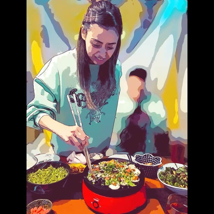 のインスタグラム：「🤍 Vegan たこぱー。 ・ たこ入ってないけどw 代わりにエリンギ！ ・ たこより好きでした♫ 試して欲しいなー🍄 ・ ・ 大好き💚 ・ ・ ・ #1日1大好き #優美 #昭和感 #大好き #love #vegan #たこ焼き #たこパー #vegantakoyaki」