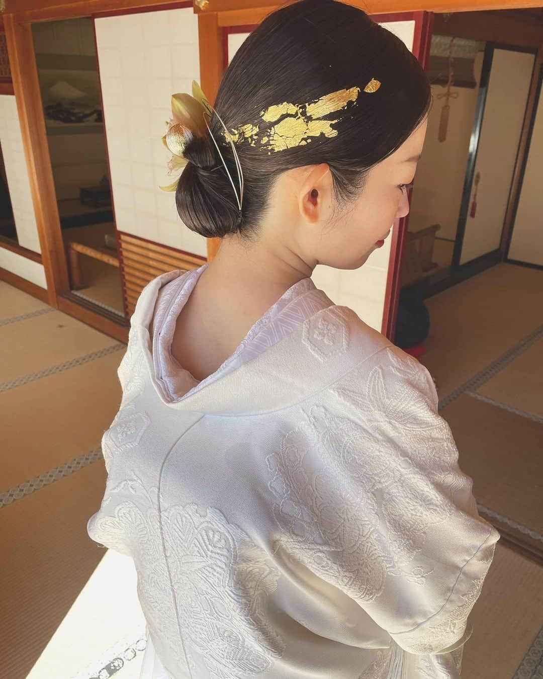 河野麻里さんのインスタグラム写真 - (河野麻里Instagram)「・ ・ 白無垢hair  水引も品よくオシャレに ・ ・ #マリhair #浜松市」1月20日 22時11分 - brillantmari