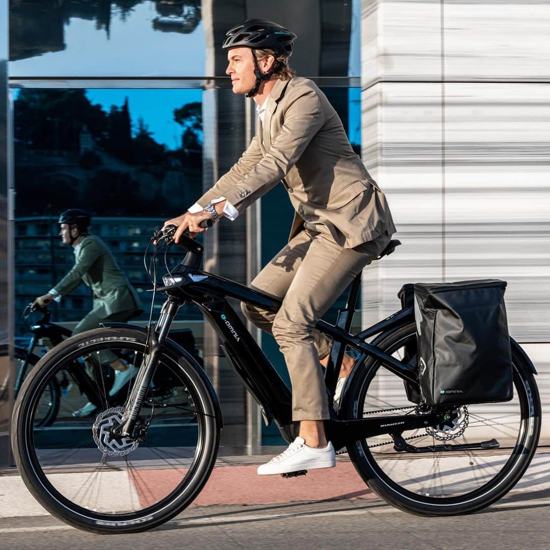 ニコ・ロズベルグのインスタグラム：「I believe that e-bikes are part of the solution for a sustainable future 🌍 That’s why I’m proud to team up with @bianchibicycles and their innovative e-Omnia project. Helping people to move smarter in everyday life – meeting every type of rider needs: city, tourer or mountains. Which e-bike type would you choose?👍  #Sustainability #Bianchi #BianchiLifE #eOmnia #RideBianchi #ebike」