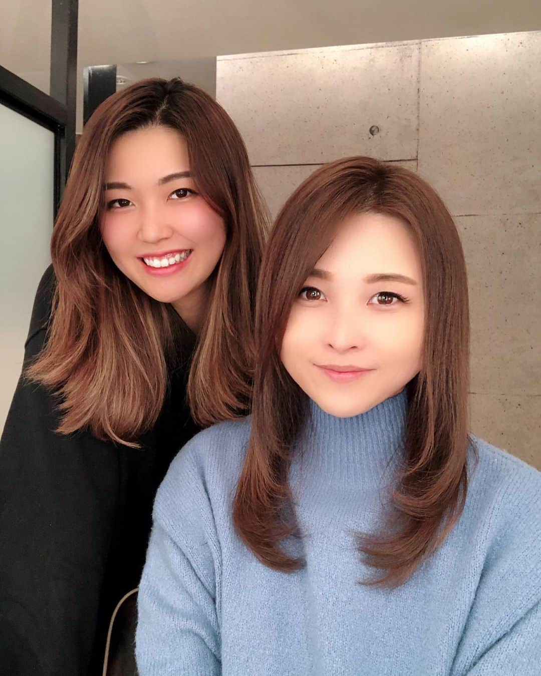 mikaさんのインスタグラム写真 - (mikaInstagram)「♥︎︎∗︎*ﾟ ヘアメンテ☺︎ ． 今回もちゅるるん艶ヘアーに💁‍♀️✨ 回数重ねる度に生き返ってる気がする♬ ． ． いつも髪の状態に合わせてトリートメント調合してくださる @chisaki_inoue さんにはホント感謝❤️ ． ． #美容院 #ヘアサロン #美容day #ミネコラ #ミネコラトリートメント #トリートメント #サファイアrhasトリートメント #ゴルフ女子 #美髪 #艶髪 #艶髪トリートメント #美容好きな人と繋がりたい #青山 #南青山 #rrsalon」1月20日 22時14分 - _mika.___