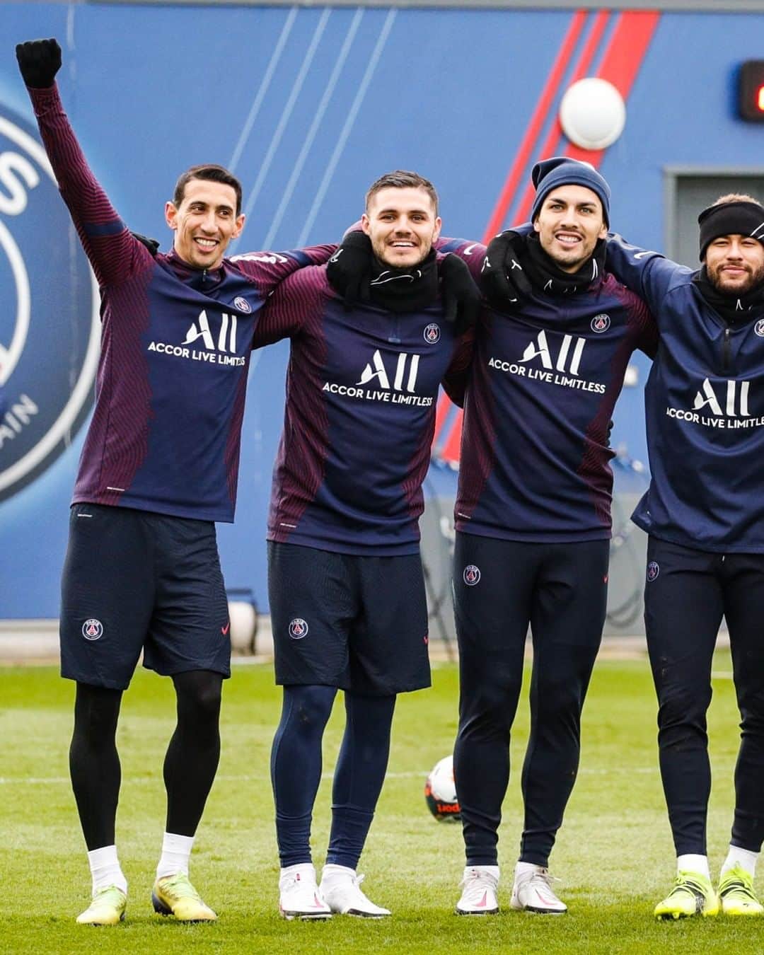 パリ サンジェルマンfcさんのインスタグラム写真 パリ サンジェルマンfcinstagram 𝕋𝔼𝔸𝕄 Weareparis Icicestparis