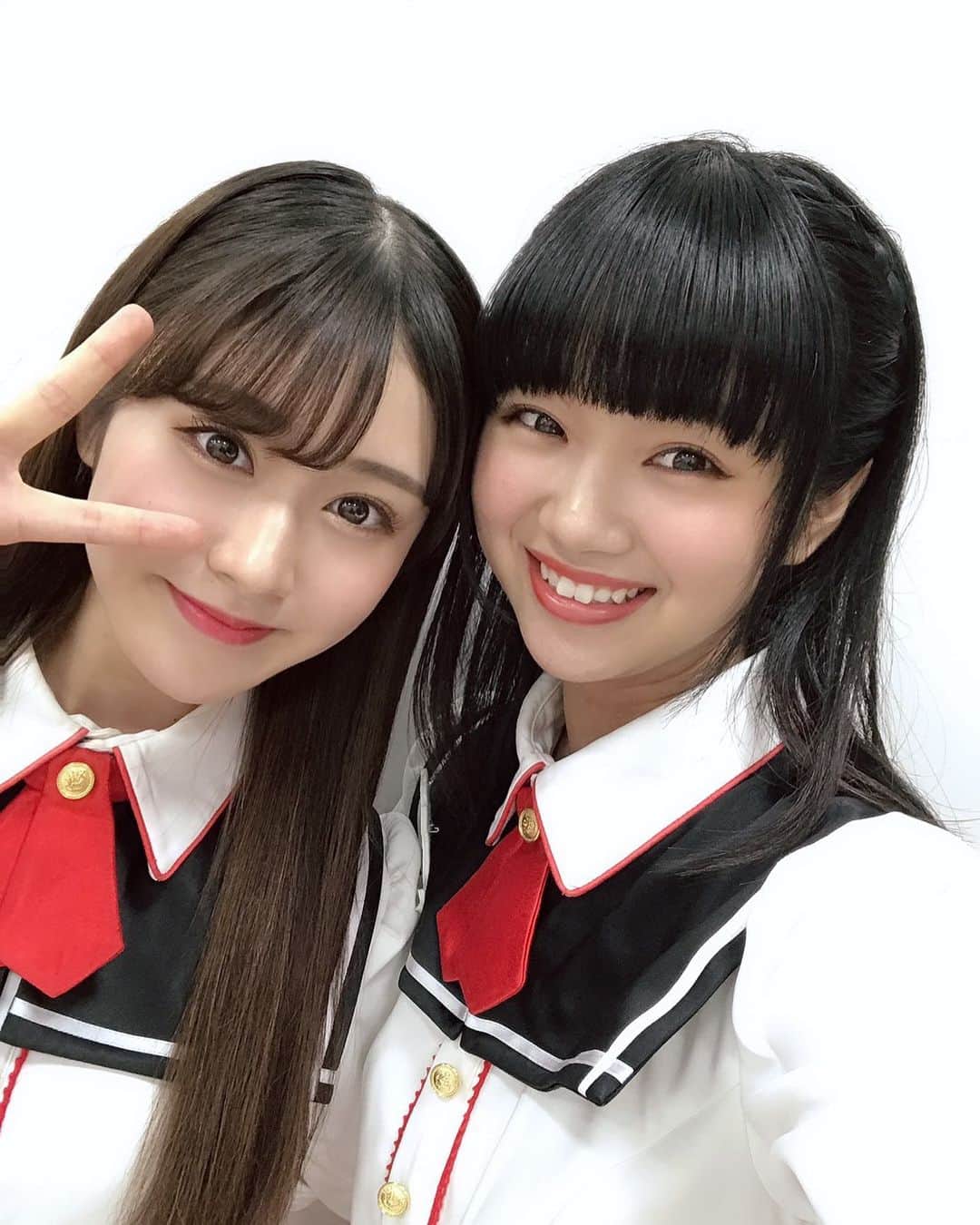 加藤美南のインスタグラム：「まっしー✨ 研究生になってからみんなと溶け込むきっかけを作ってくれたまっしーには本当に感謝しかないです。 いつからか、まっしーの前では弱い自分も駄目な自分もありのままを出せるようになっていて本当に心の底からまっしーがいてくれた存在の大きさを感じています。まっしーの言葉でメンバーの気持ちを統一させてくれたり、リーダー的役割もしてくれていて、自分だけじゃなくてしっかり周りもまとめられるそんな素敵なまっしーの支えになりたいなってずっと思ってました！これからもその思いは変わらずずっとずっと支えていきたいし、相談も聞いてほしいし、お互いにとってありのままのこの関係がずっと続いていけますように…☺️ 大好きすぎる、、、ありがとう😭❤️」