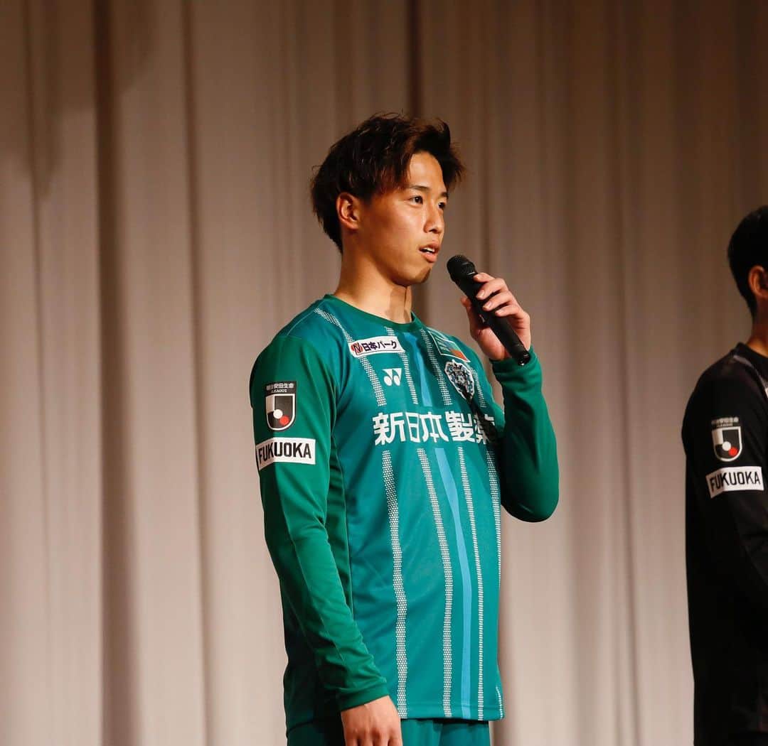 のインスタグラム：「#2021  #gk  #ユニホーム ❤️💚🖤 #アビスパ福岡  #福岡  #jリーグ」