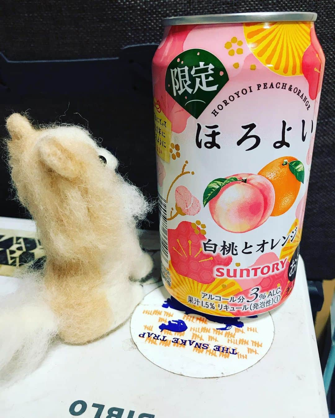 みずえさんのインスタグラム写真 - (みずえInstagram)「新しいほろよいがめちゃ好みっぽかったんで今夜はこれでKP  #パソコン汚い #FMVBIBLO」1月20日 22時44分 - mizuemusic