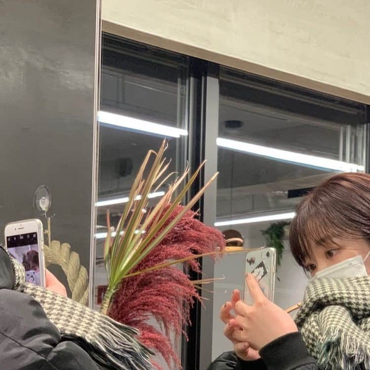 佐藤優萌のインスタグラム：「どうか職場で髪色について触れられませんように( ◜︎◡︎◝︎ )ゆめより」
