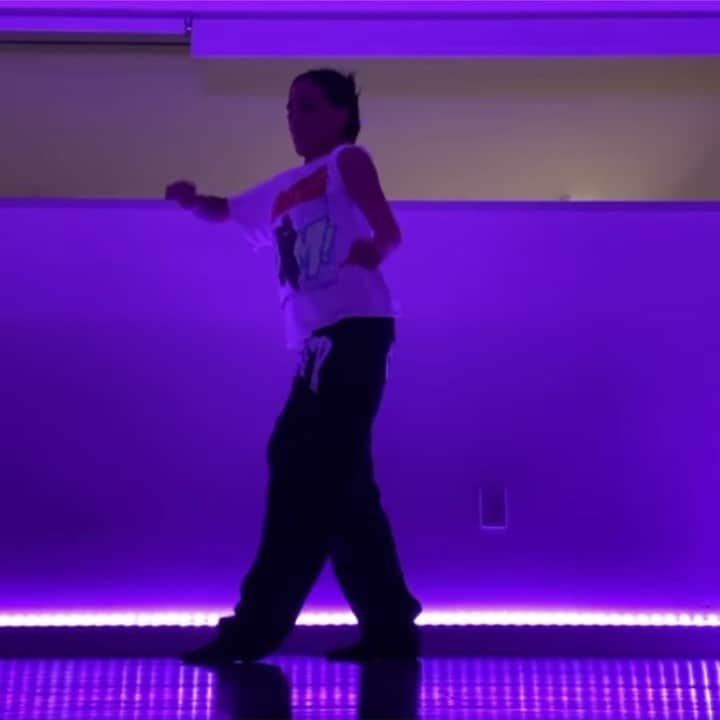 島雄壮大のインスタグラム：「Here's the miracle she's killing my choreo🤯🤯🤯✨✨🔥🔥 @ysabellecaps」