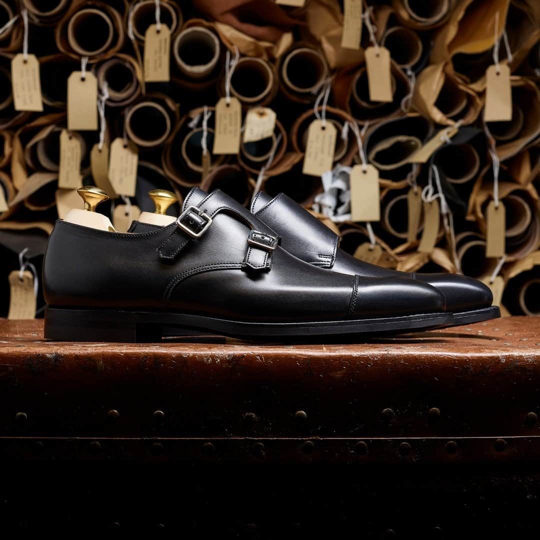 のインスタグラム：「The Full Works - Black Calf. Our collection of Black Calf shoes, boots and accessories, is one of the most expansive you’ll find in English shoemaking. Here are some tried and tested favourites, with tips on how to wear them. . Click the link in our bio to read the article. . #crockettandjones #madetobeworn #blackcalf」