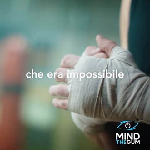 アレッシオ・ロマニョーリのインスタグラム：「Non lasciare che nessuno ti dica cosa è possibile o impossibile per te. Il successo parte prima dalla TUA mente!  Mantieni la concentrazione e l'energia mentale grazie a @mindthegum.」