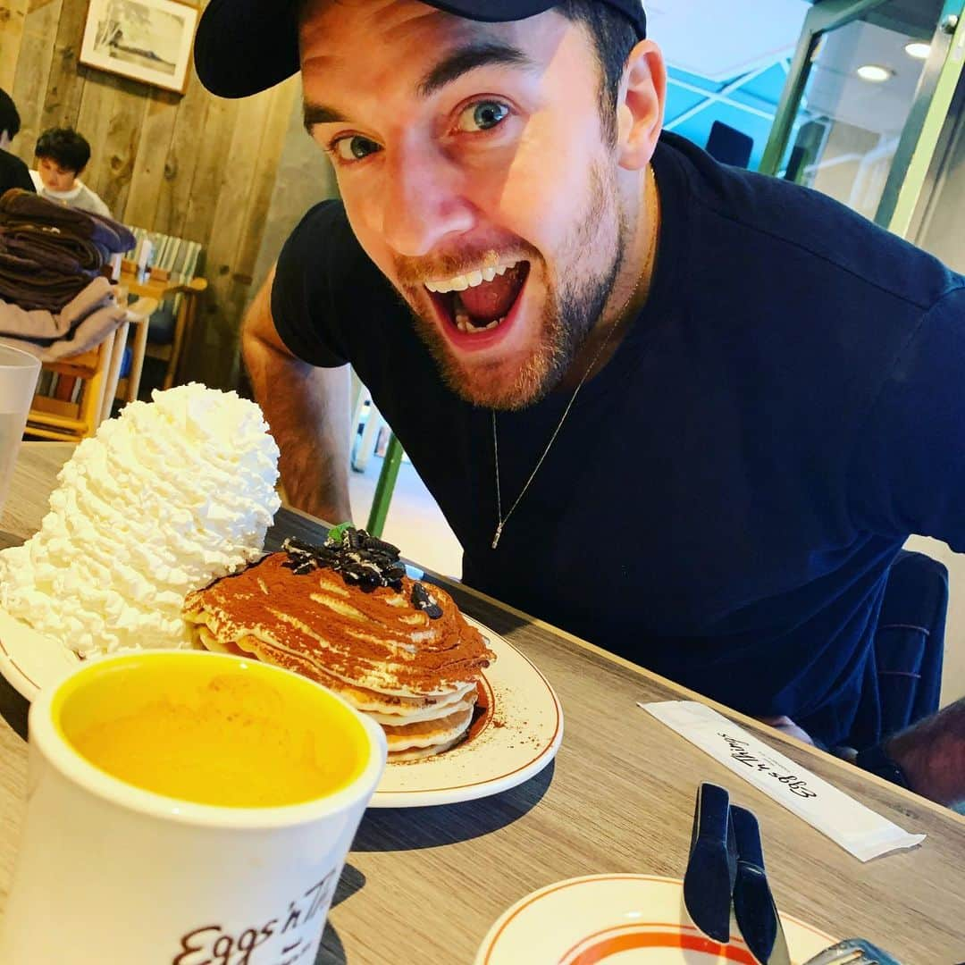 ザック・バランスキーさんのインスタグラム写真 - (ザック・バランスキーInstagram)「体がスイーツを欲してる🍰🍮🧁🍦🍧🍬🍭🍪🍩🍫 疲れてるのか？いや、いつも食べたいか😋笑 #スイーツアンバサダー いつか @k_shohei13 とガチバトルしてどっちがいっぱい食べれるかやってみたい。笑 #スイーツコンシェルジュスペシャルアンバサダー」1月20日 23時08分 - zackab10