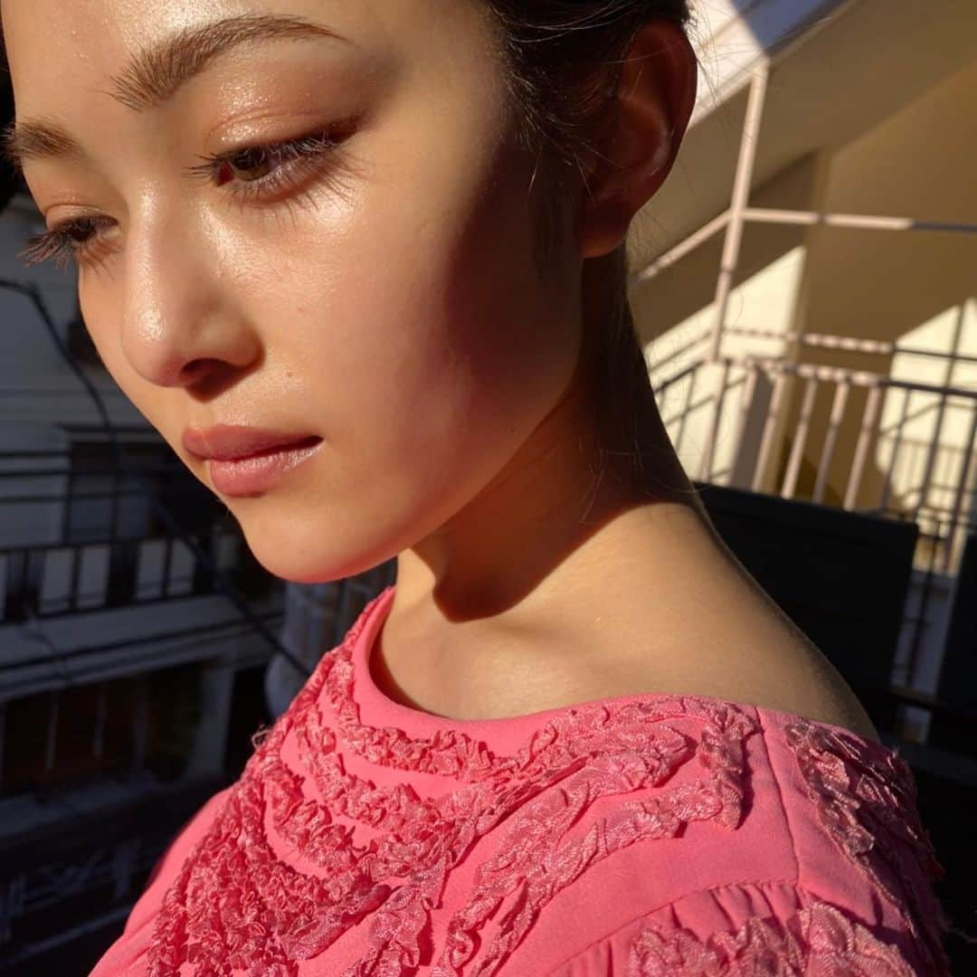 井上咲楽さんのインスタグラム写真 - (井上咲楽Instagram)「. hair&make&styling @ai_tomine 🌷💞」1月20日 23時34分 - bling2sakura