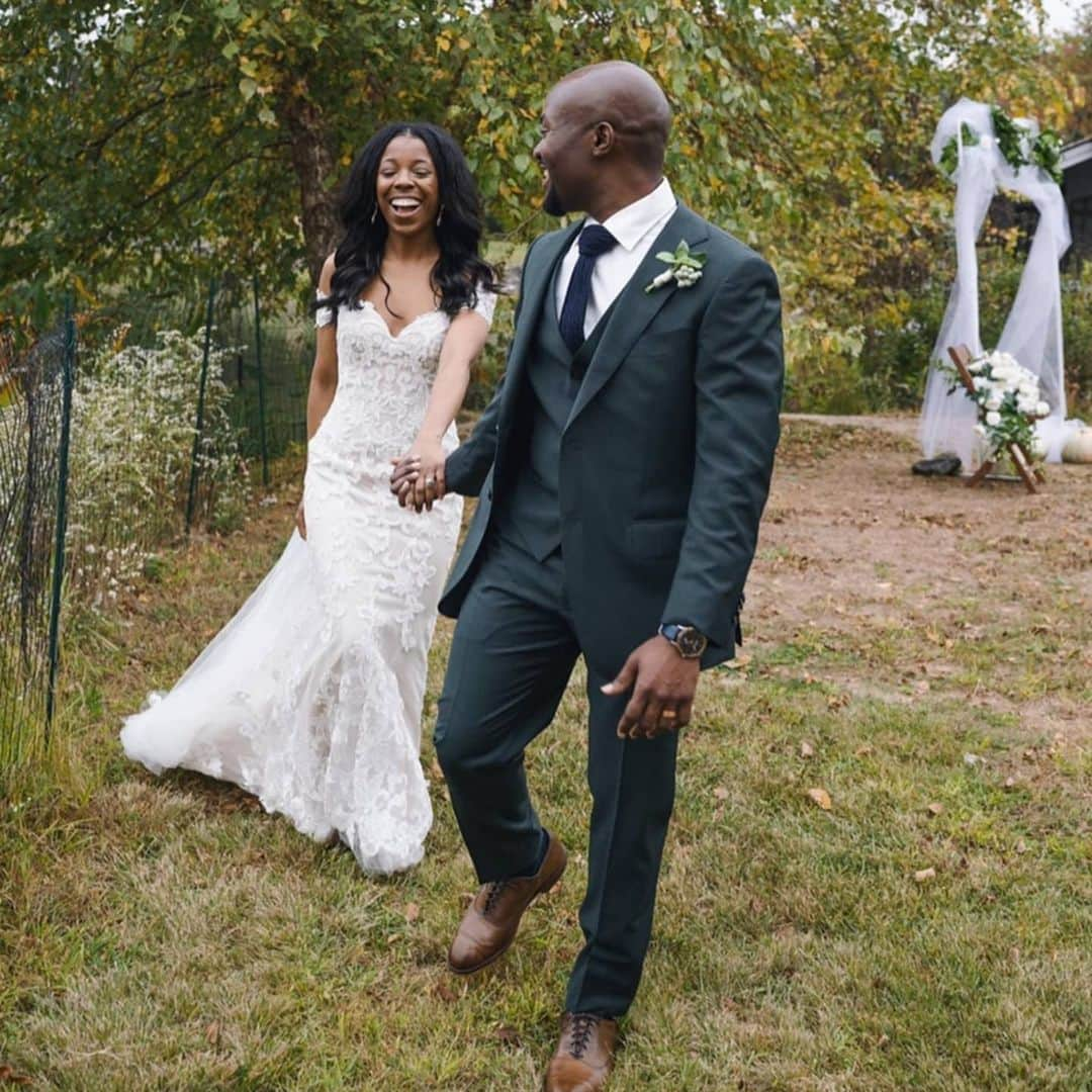 アイクベーハーさんのインスタグラム写真 - (アイクベーハーInstagram)「We love love, especially when love is well dressed ✨ 📸: @plushdynasty . . . . . . . . #weddingstyle #mask #ikebehar #suitandtie #menswearblog #vintage #film #style #covidrelief #fashionblog #suitandtie #blacktie #behar #suited #twhiskey #fallfashion #sweaterweather #mask #ties」1月20日 23時36分 - ikebehar