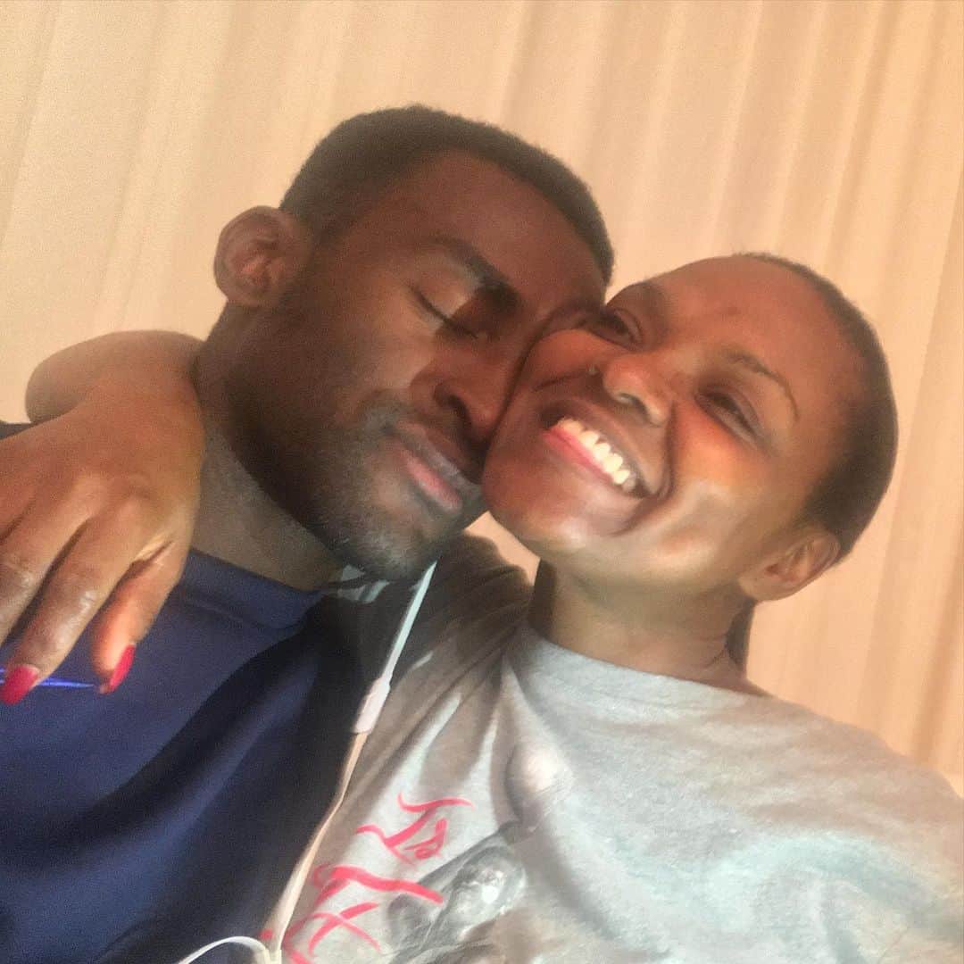 のインスタグラム：「Gracias por tu amor y cuidado mi amada. Te amo👩🏾Mi morehemocha. Seguimos descansando en la gracia soberana de nuestro Dios. #Tamoahí #tamoainé」