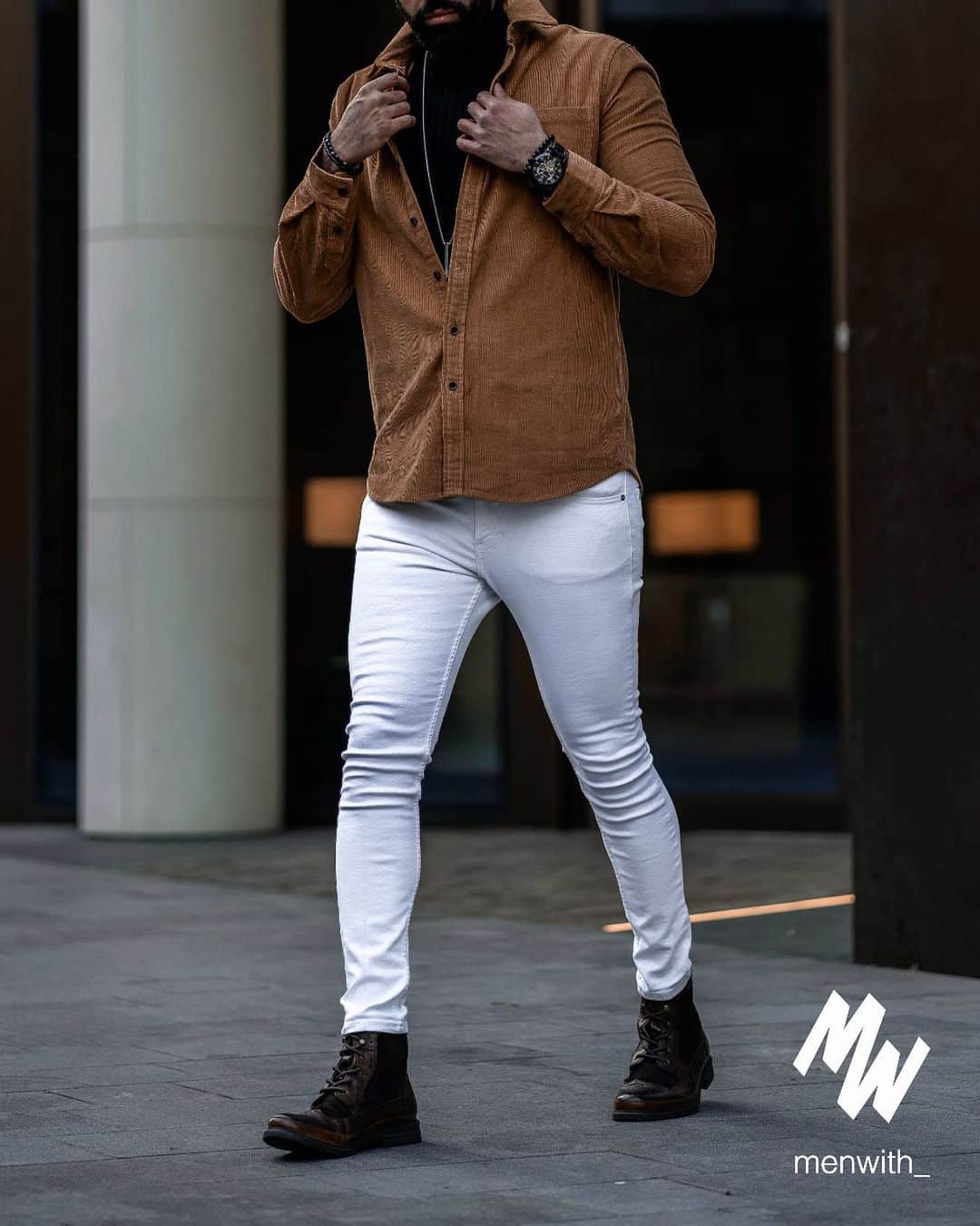 のインスタグラム：「Cool photo of our dear friend @alaaeldin_12 👌🏽 #menwithstreetstyle」