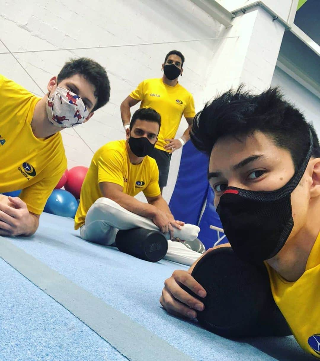 アルトゥール・オヤカワ・マリアノのインスタグラム：「Training Camp com o Time Brasil! • • • #CBG #TimeBrasil  @cbginastica @timebrasil」