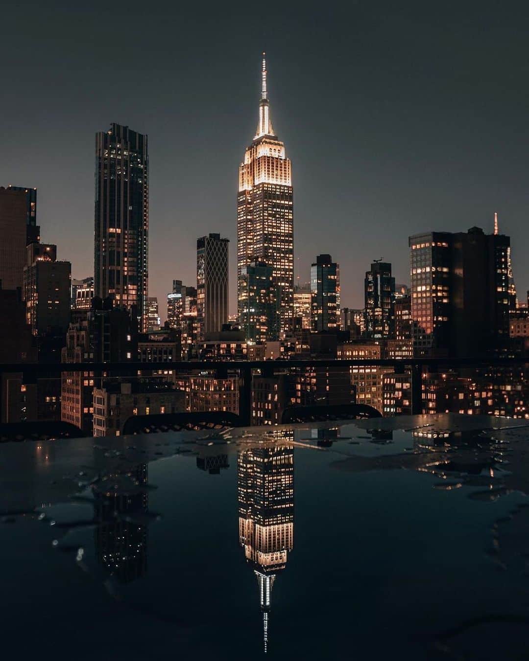 Empire State Buildingのインスタグラム：「Never stop exploring ✨ ⠀⠀⠀⠀⠀⠀⠀⠀⠀ Comment below: What’s the coolest place you’ve ever visited? ⠀⠀⠀⠀⠀⠀⠀⠀⠀ 📷: @diografic #EmpireStateBuilding」