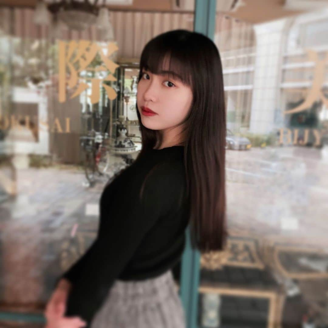 赤山明日香のインスタグラム：「🖤🥀」