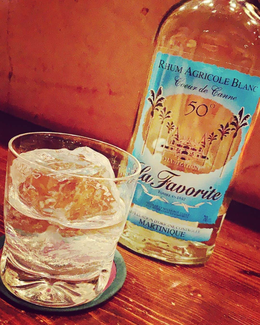 羽生アリサさんのインスタグラム写真 - (羽生アリサInstagram)「そして久々の飲酒記録🥃📸 ※今日のじゃない＆1日分じゃないです🤭 たぶん２回分くらい😉← あげれてなかったので記録用に載せてみたよ🥃🌸 全部ラム🥃🌸 ラムはお外でしか飲まないよ🐰🍓 大好きなお店達も20時までだったり営業してなくなっちゃったので、深夜に呑み漁る日々はいつくるのかな、、🙃 #飲酒 #飲酒タグラム #飲酒記録  #いつかのお酒  #rhum #lamauny  #karukera #parneisson #depaz #diplomatico #rhumbielle #rhumduperelabat #troisrivieres #compagniedesindes #dictador」1月21日 0時17分 - arisa_hanyu