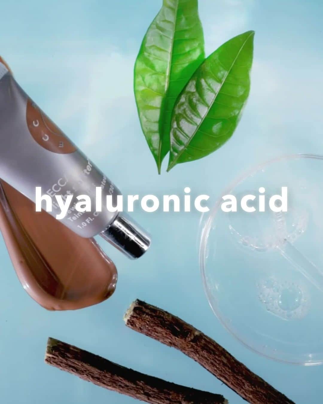 のインスタグラム：「A tinted moisturizer that’s packed with the same ingredients as your skincare. 🌱   NEW Light Shifter Dewing Tint is infused with crystallized licorice and green tea, with hyaluronic acid to instantly moisturize skin. Shop the new collection at @ULTABeauty now.」