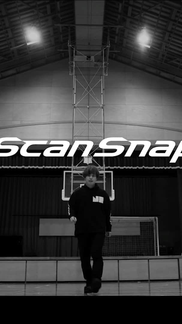 石田太志のインスタグラム：「I was interviewed by ScanSnap. ScanSnap is a scanner. You can reduce papers quickly. It’s great product. And also they released new model of ScanSnap. It called iX1600. So you should check it. ･ #footbag #taishiishida #freestyle #soccer #follow #worldchampion #performance #performer #instagramer #hackysack #scanner #scansnap #pfu #ix1400 #ix1600 #ambassador」