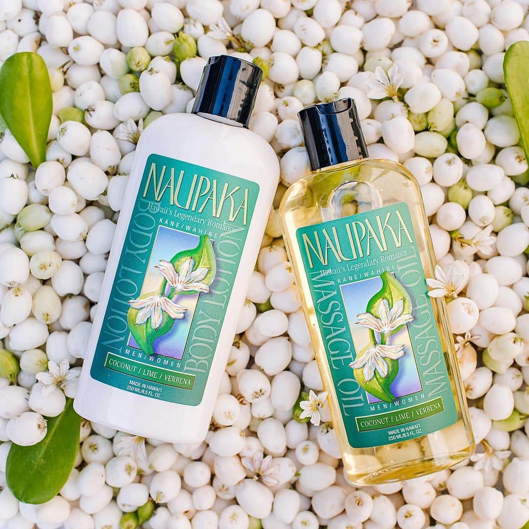 Lanikai Bath and Bodyさんのインスタグラム写真 - (Lanikai Bath and BodyInstagram)「This ingredient plays an essential  moisturizing role in our products & is also featured in our logo. ᴄᴀɴ ʏᴏᴜ ɢᴜᴇꜱꜱ ᴡʜᴀᴛ ꜰʟᴏᴡᴇʀ ɪᴛ ɪꜱ? ⬇️ Swipe to find out.  #hawaii #native #nature #beach #skincare #lanikai #kailua #flower #essentialoil #bodybutter #lotion #wellness #lanikaibathandbody」1月21日 5時57分 - lanikaibathandbody