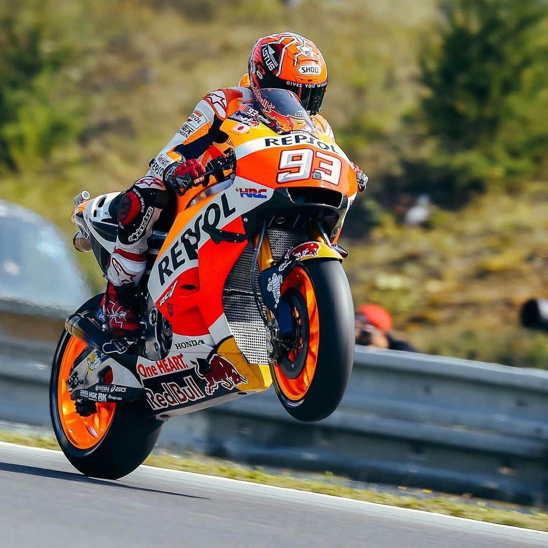 レプソル・ホンダのインスタグラム：「It’s a wheelie kind of Wednesday. ⠀⠀⠀⠀⠀⠀⠀⠀⠀ #WheelieWednesday」