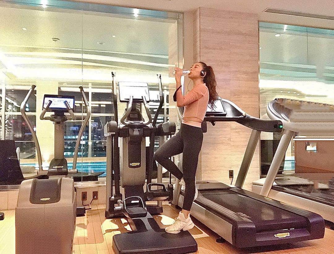 のインスタグラム：「オールプーマ🐆❤️  #puma #プーマ #プーマコーデ #trainingwear #トレーニングウェア #gym #fitness #training #workout #ootd」