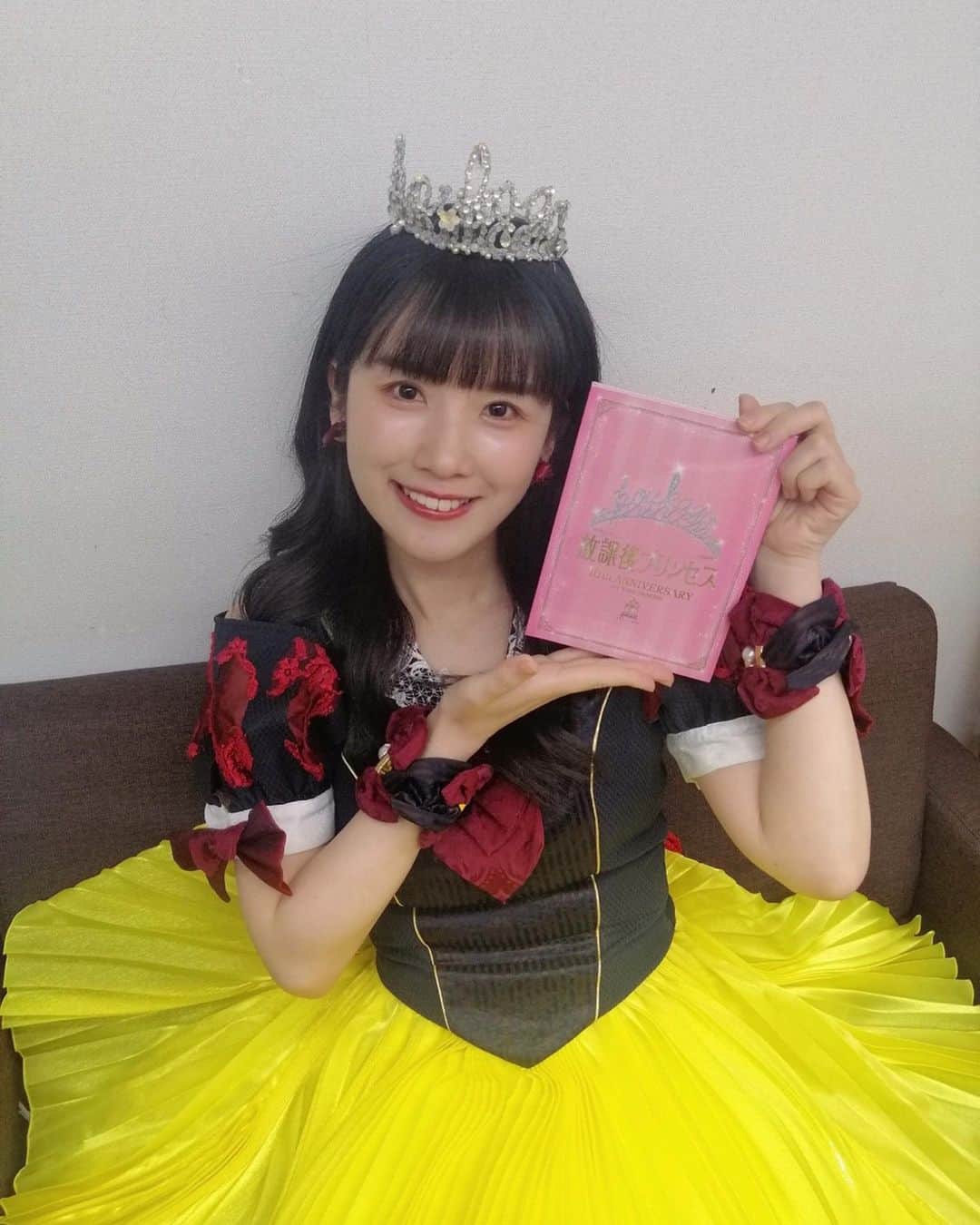 のインスタグラム：「1月20日、放課後プリンセス10周年記念アルバム「〜10TH ANNIVERSARY〜PrincessAssemble 」 リリースしました！！！🥳👏🎉  これをgetしていただければ放プリの10年分がまるっと感じられるかも…？！ 昔から好きな方だけでなくて(「昔は」の方もね！)、最近すきになってくれた方、これからすきになりそうな初心者の方にもチェックしていただきたいです💭💓  記念のアルバムに関わることが出来ただけですごく嬉しいことなのですが、 超個人的な嬉しかったポイントを厳選するとしたら…候補生ユニットの放プリユース時代の楽曲がはいったこと(今、あのセリフを言えるかなぁ照れちゃうだろうなぁ)、 そして制服シンデレラの歌詞カードの写真、かなぁ ふふふ  #各音楽配信サービスでも配信中スタートしました #ぜひ感想きかせてくださいね 💖  * * * #放課後プリンセス #princessassemble #newalbum #costume #shirayukihime #白雪姫#japaneseidol#asiangirls#princess #アイドル#idol#좋아요반사#좋아요그램#좋아요환영#좋아요테러#좋아요꾹#偶像#赞#粉#我的最愛#約拍#道重佐保」