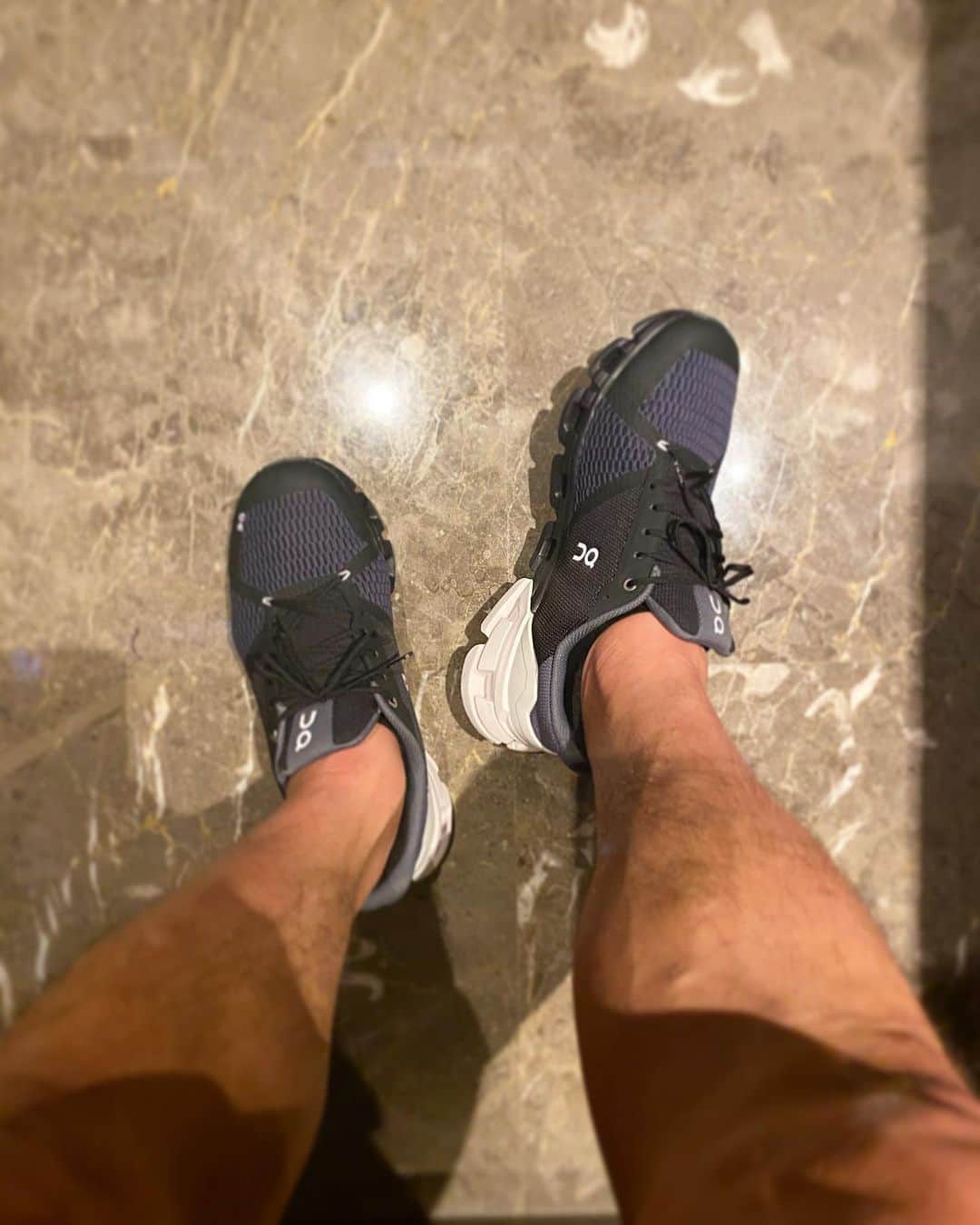 宇野薫のインスタグラム：「UNO☆KICKS  今日の #unokicks  #onjapan #onfriends #onrunning  #oncloudflyer #stancesocks」