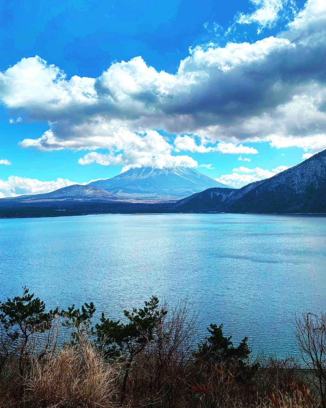 カシアのインスタグラム：「🏔 Monte Fuji * * * #fujisan #montefuji #japan #富士山 #ふじさん」