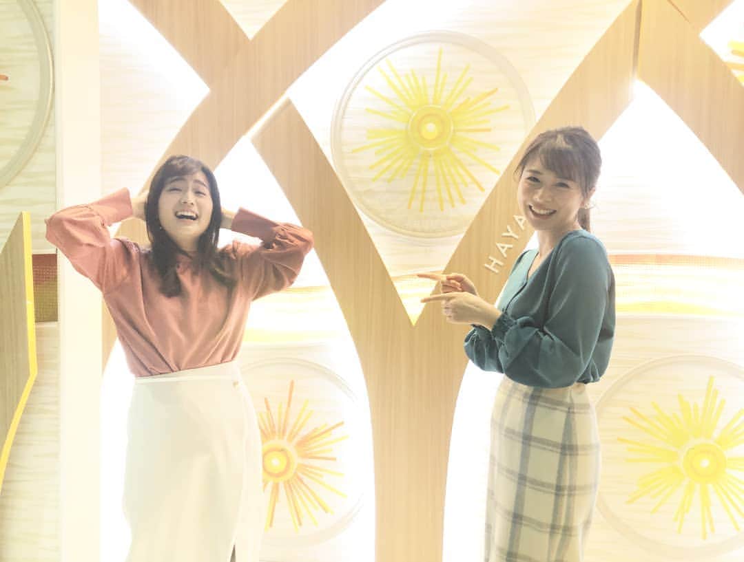 TBS「はやドキ！」のインスタグラム：「ぐでたま占い🐣﻿ ﻿ 先週12位だった梨菜ちゃんは、放送後こんな感じでした😅笑﻿ ﻿ 今日は何位でしょうね～﻿ ﻿ ぐでたまからのゆる～いアドバイスもツボです😁﻿  ﻿ 皆川﻿  ﻿ ﻿ #ぐでたま﻿ #占い﻿ #篠原梨菜﻿ #皆川玲奈﻿ #アナウンサー﻿ #はやドキ﻿ #tbs」