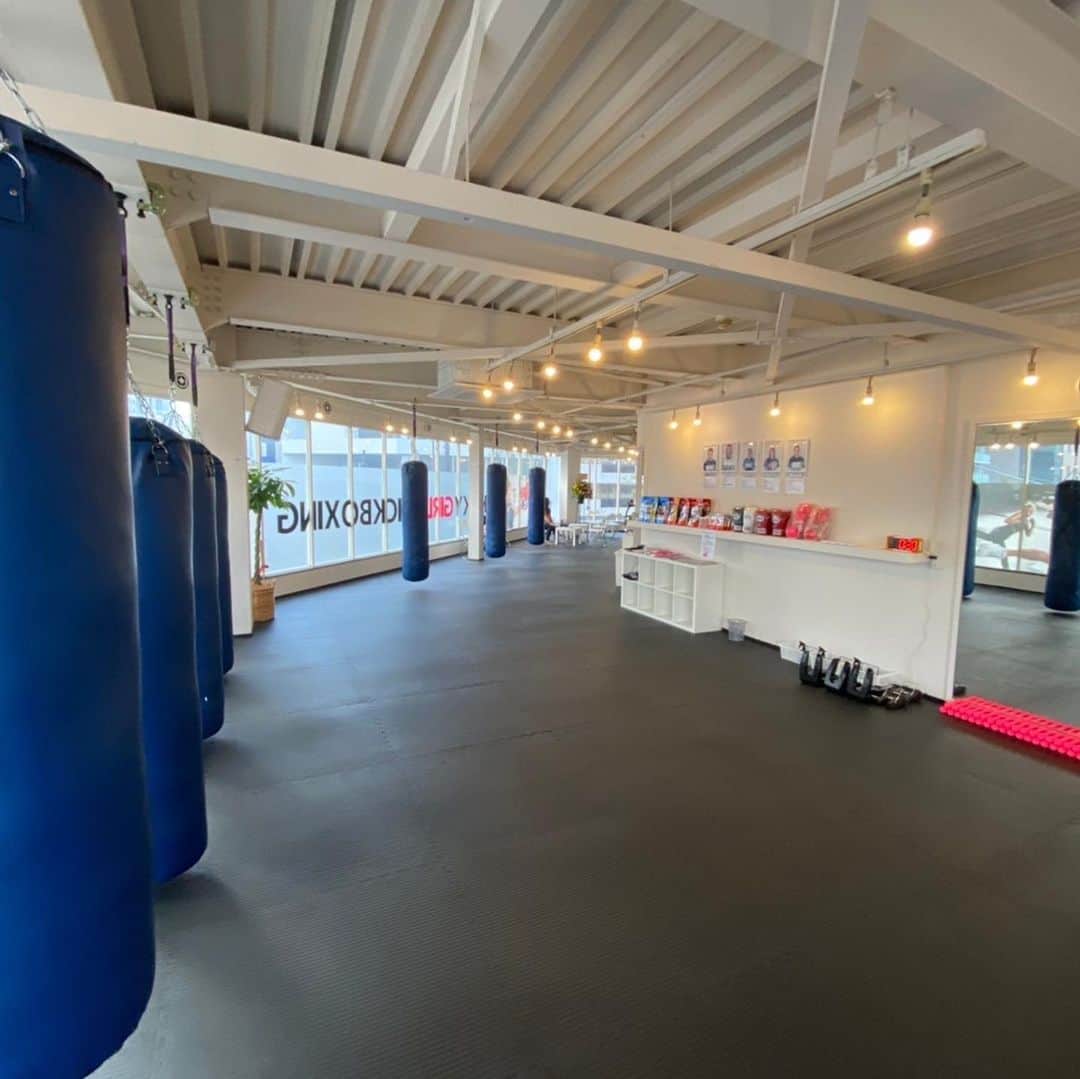 Kotokaのインスタグラム：「. . ジム3号店 KICKYガールズキックボクシング 南森町駅前店  GRAND OPENしました。  #KICKY」