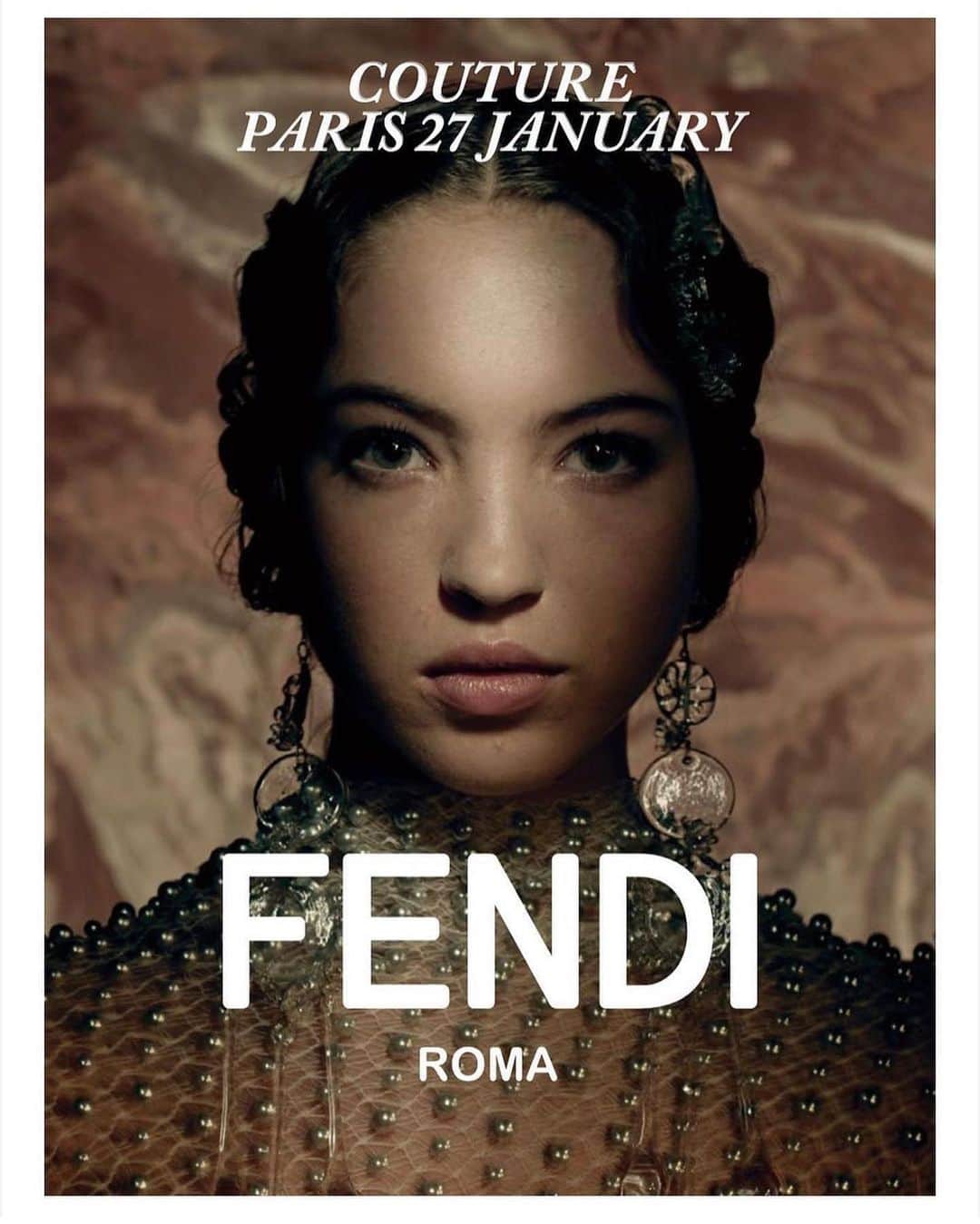デルフィナデレトレズさんのインスタグラム写真 - (デルフィナデレトレズInstagram)「One week to GO ... excited for @mrkimjones first Fendi Couture Show   💛💛💛  #delfinadelettrez」1月21日 1時33分 - delfinadelettrez