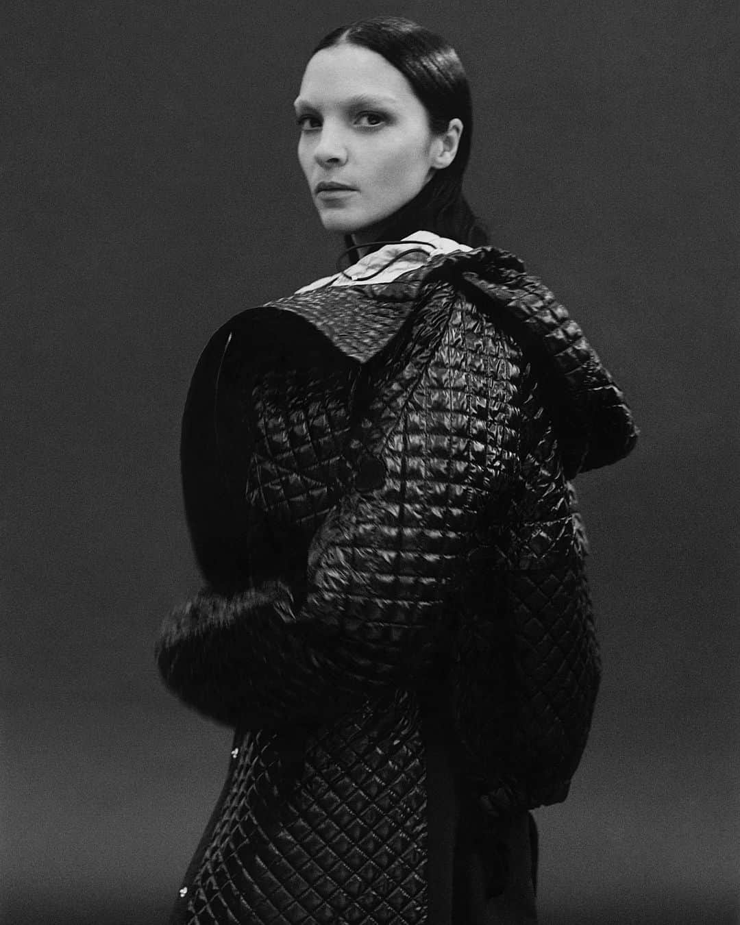 マリアカルラ・ボスコーノのインスタグラム：「#MONCLER1952 collection by @VeronicaLeoni  Photography @LeaColombo Styling Sabino Pantone #MONCLERGENIUS #adv」